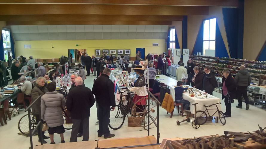 Une partie de la salle d'exposition