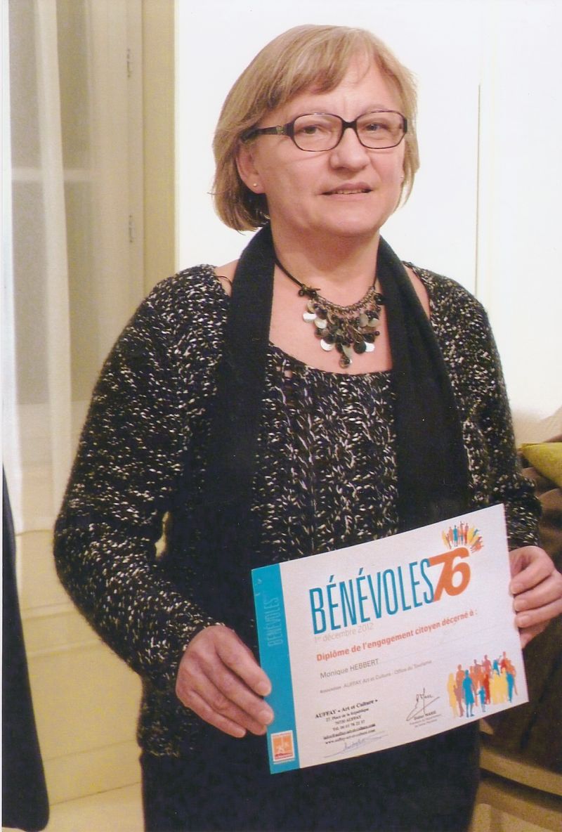 sa secrétaire ; Monique HEBBERT