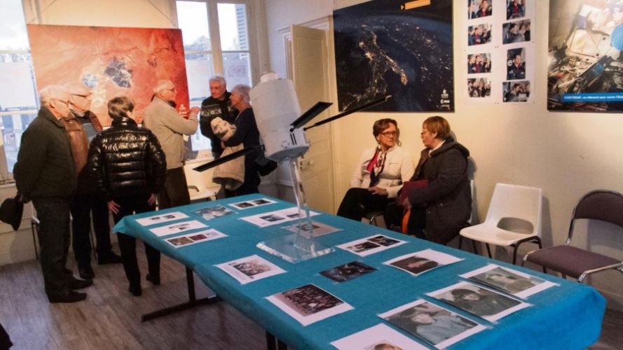 Lors de l'inauguration de l'exposition